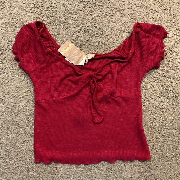NWT Love J Twist Cropped Burgundy Red T-Shirt Peasant Top Y2K Elena Gilbert sz L - Picture 1 of 6